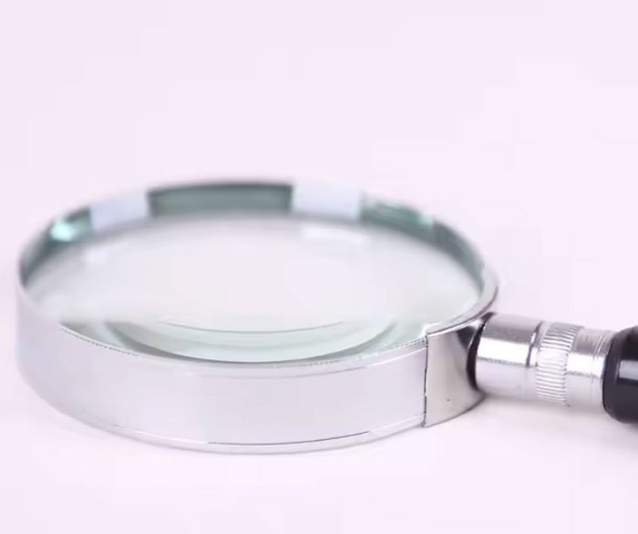Magnifying Glass with Light and Stand