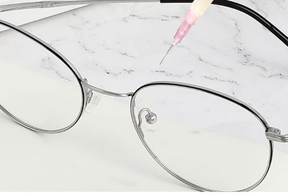 blog-426 Glue Off Eyeglass Lenses